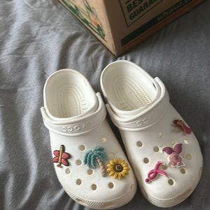 whit crocs size 6